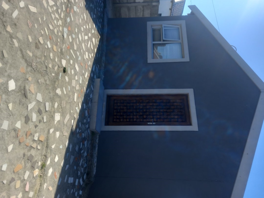 3 Bedroom Property for Sale in Mandela Park Western Cape